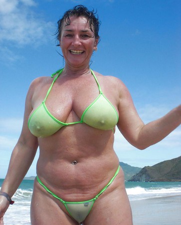 voyeur candid beach amteur mature bikini frauen am strand