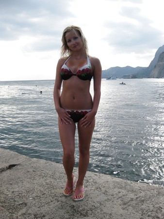 Hot Blonde Amateur Teeny Girl with perfect Body in Bikini