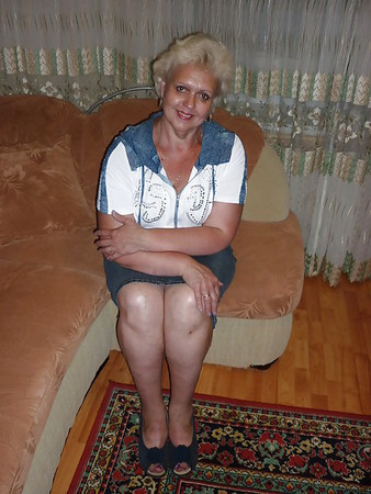 Russians mature woman with sexy legs!