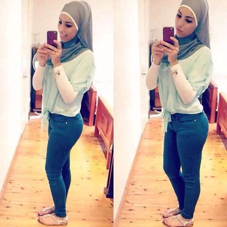 1# Hot hijab arab feet