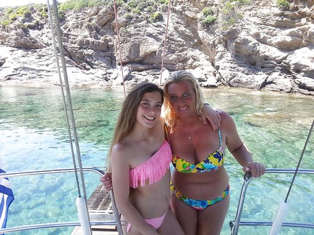 How would you fuck this blond mom Jeanette and  daughter?