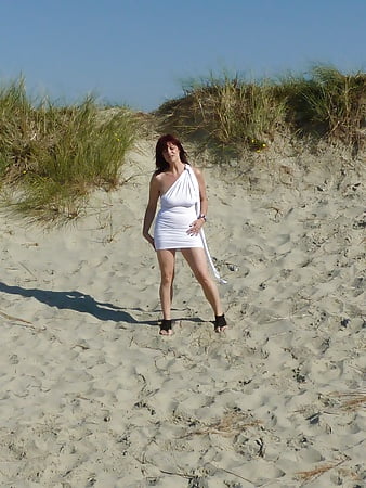 Xxx Photos Sexy Busty Mature Wife Jenny Strips On The Dunes